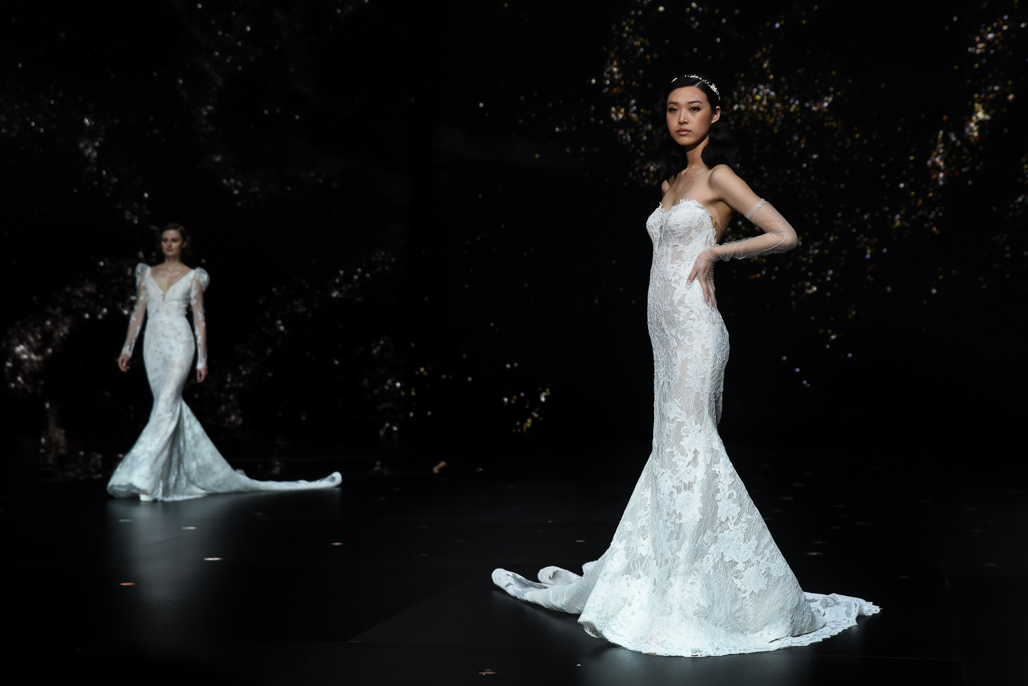desfile pronovias beyond the stars