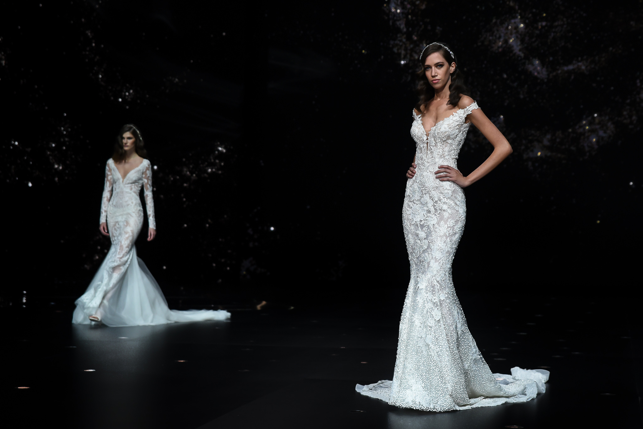 desfile pronovias beyond the stars