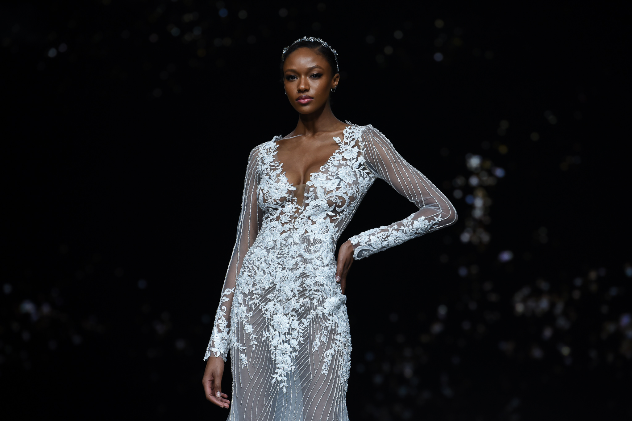 desfile pronovias beyond the stars