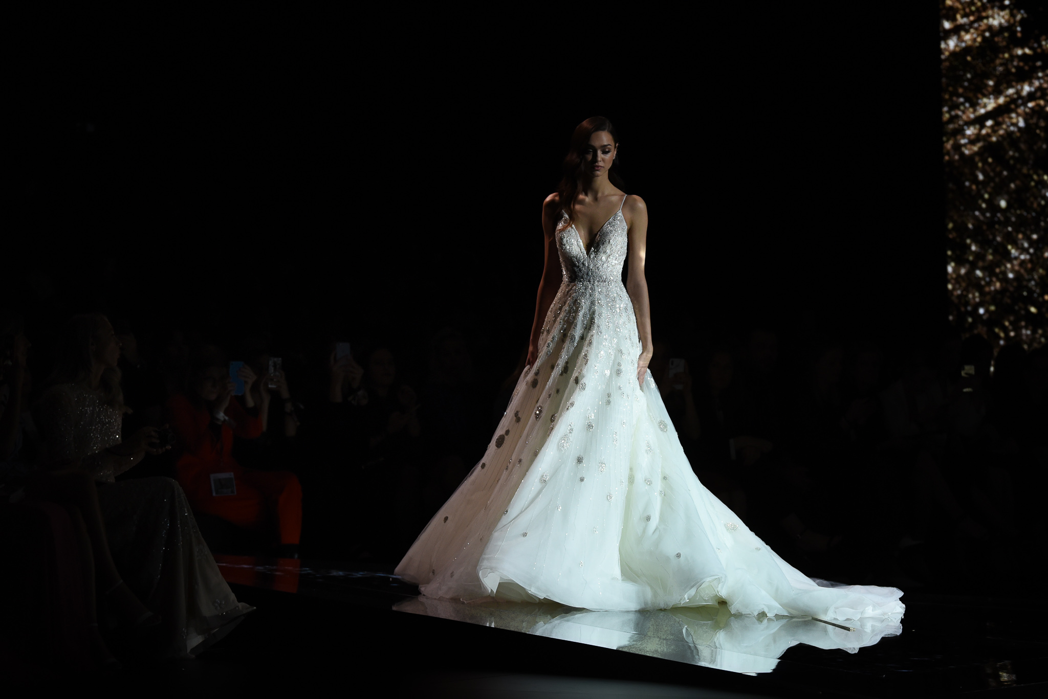 desfile pronovias beyond the stars