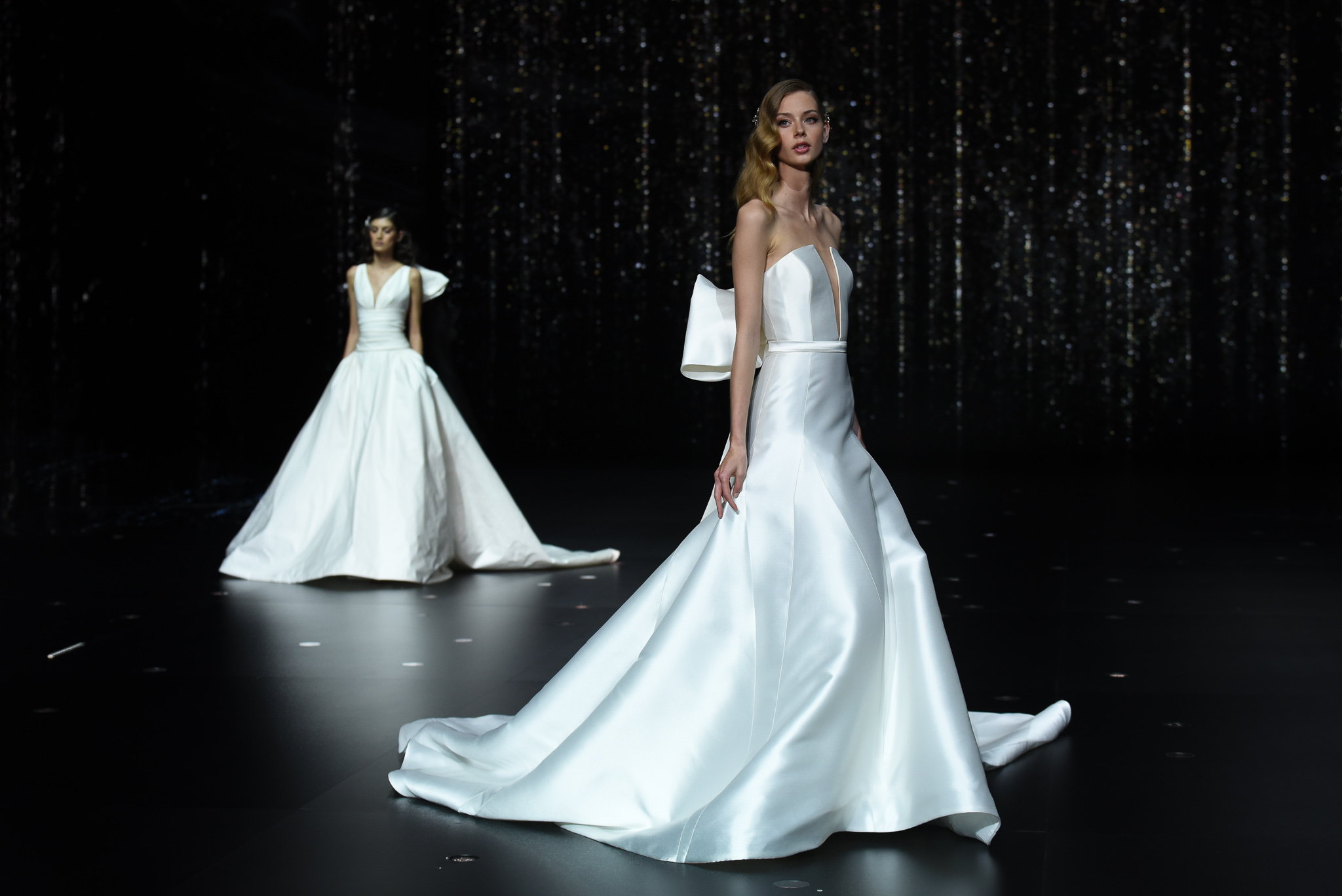 desfile pronovias beyond the stars