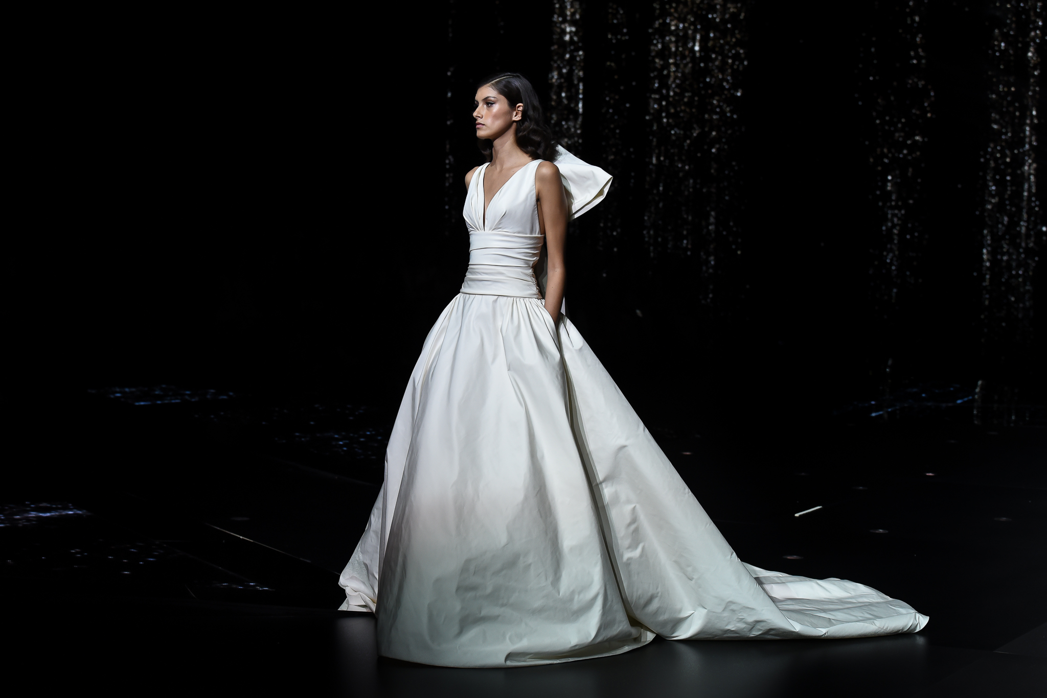 desfile pronovias beyond the stars
