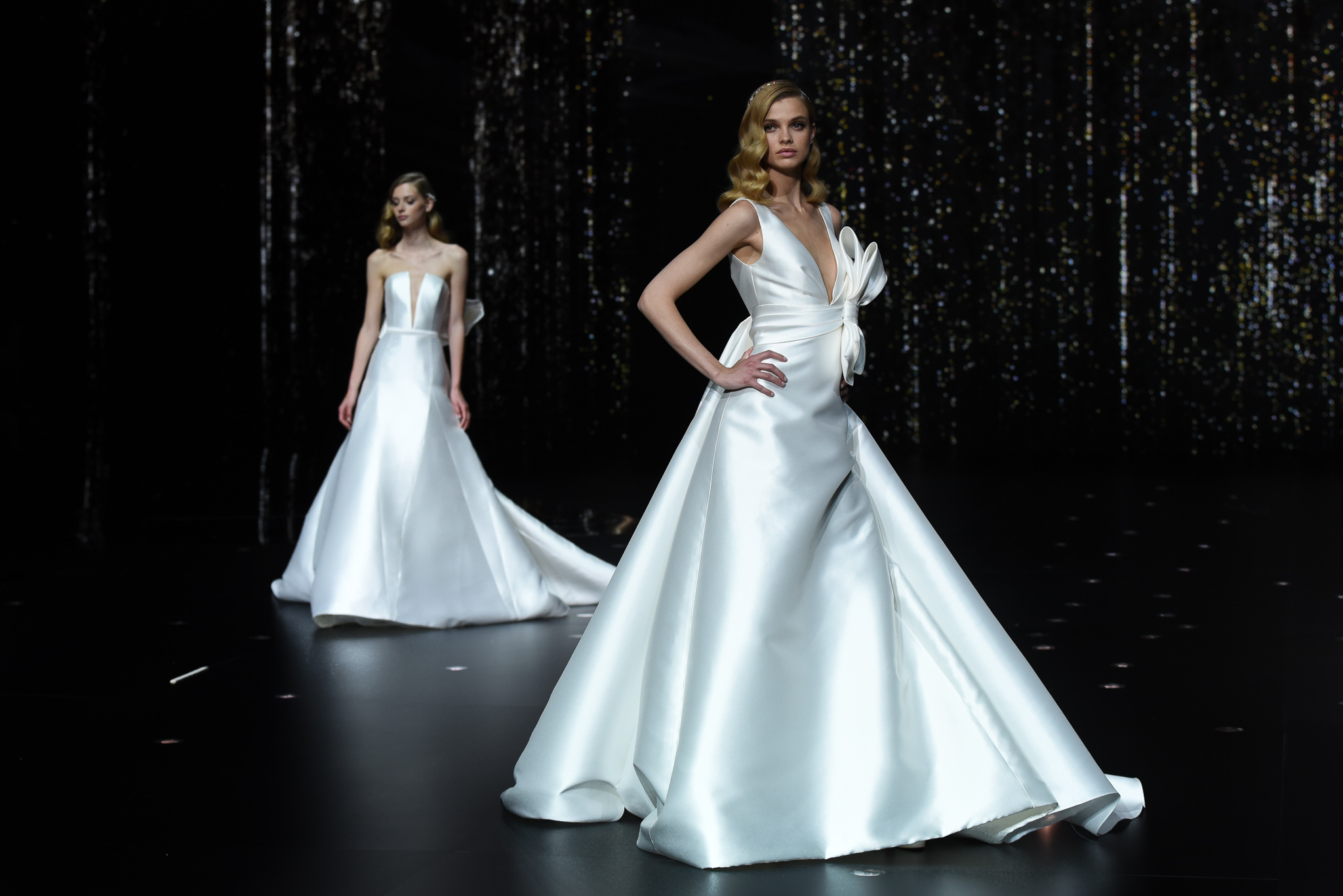 desfile pronovias beyond the stars