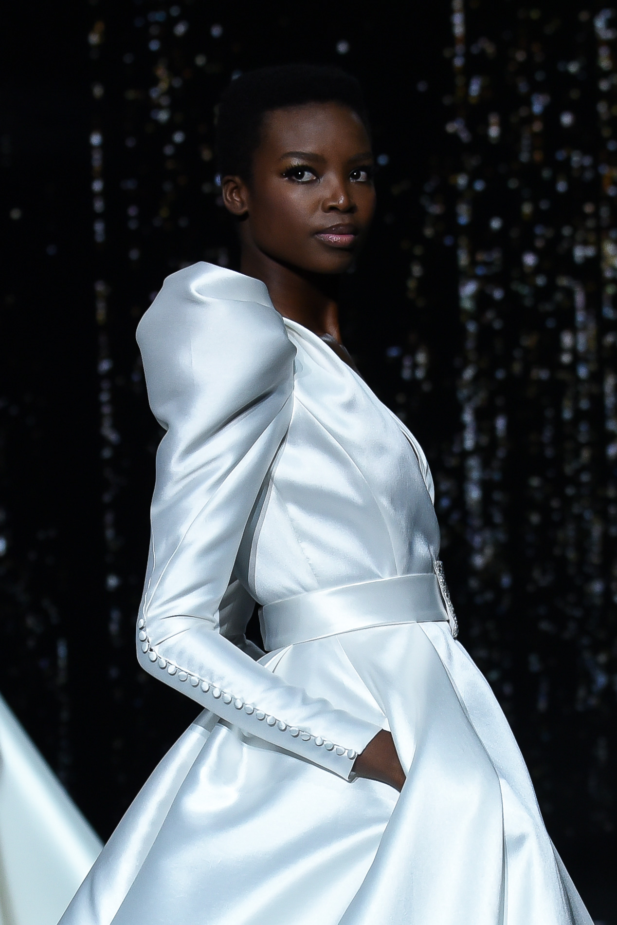 desfile pronovias beyond the stars