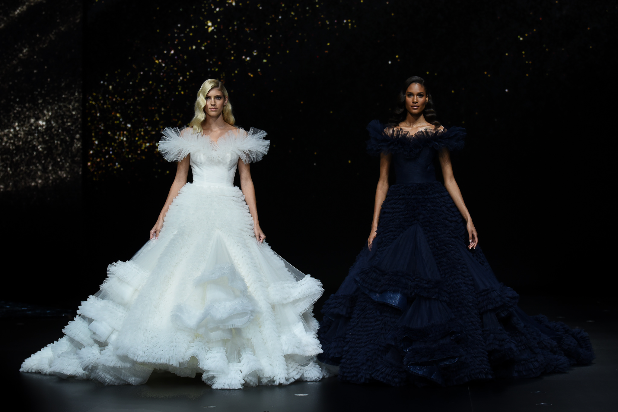 desfile pronovias beyond the stars