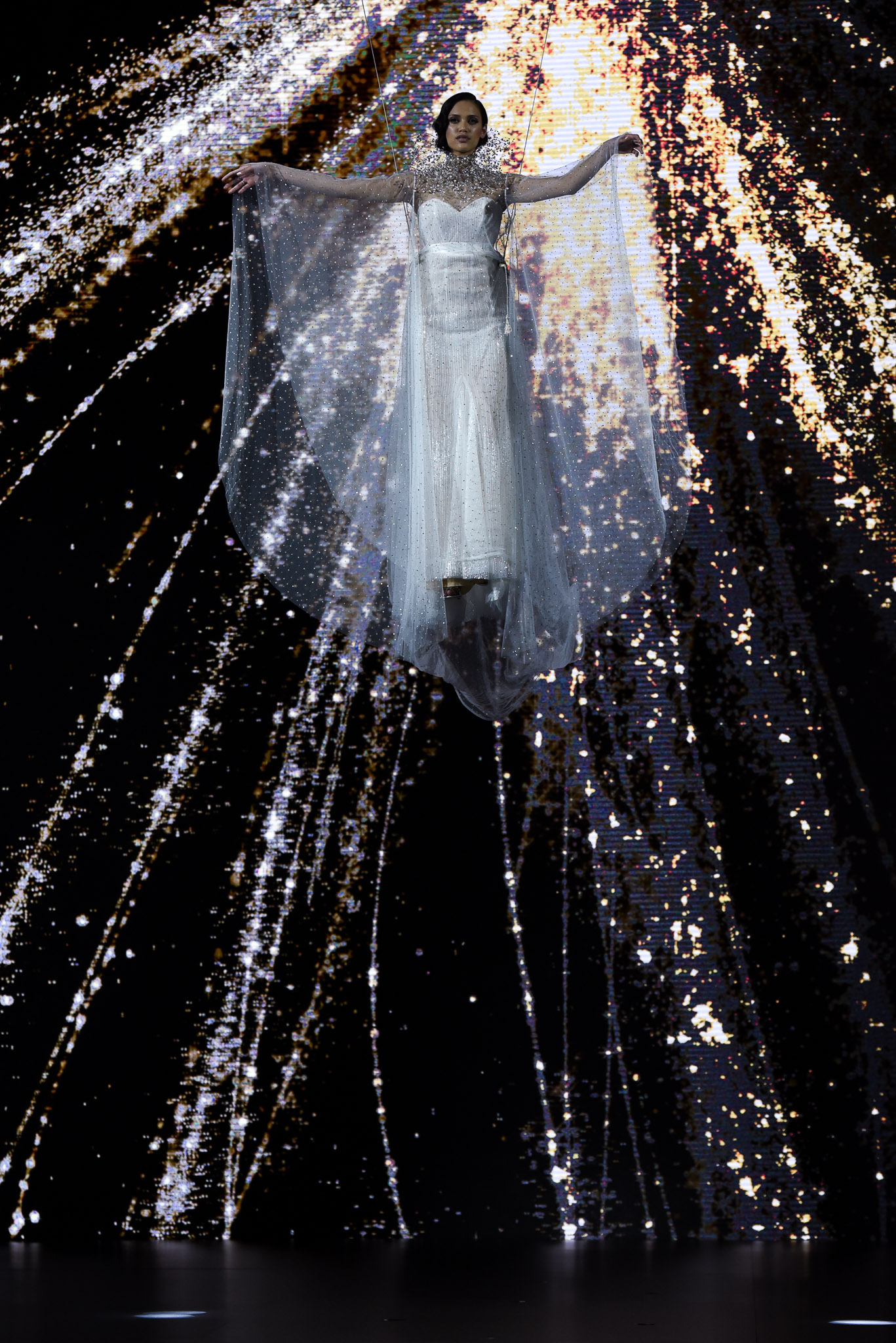 desfile pronovias beyond the stars