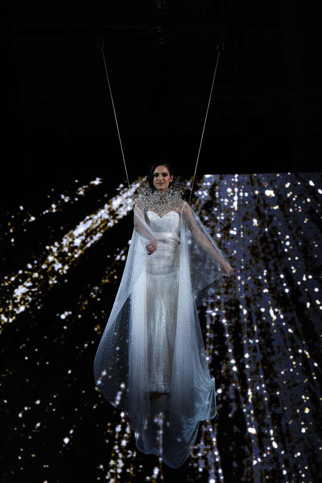 desfile pronovias beyond the stars