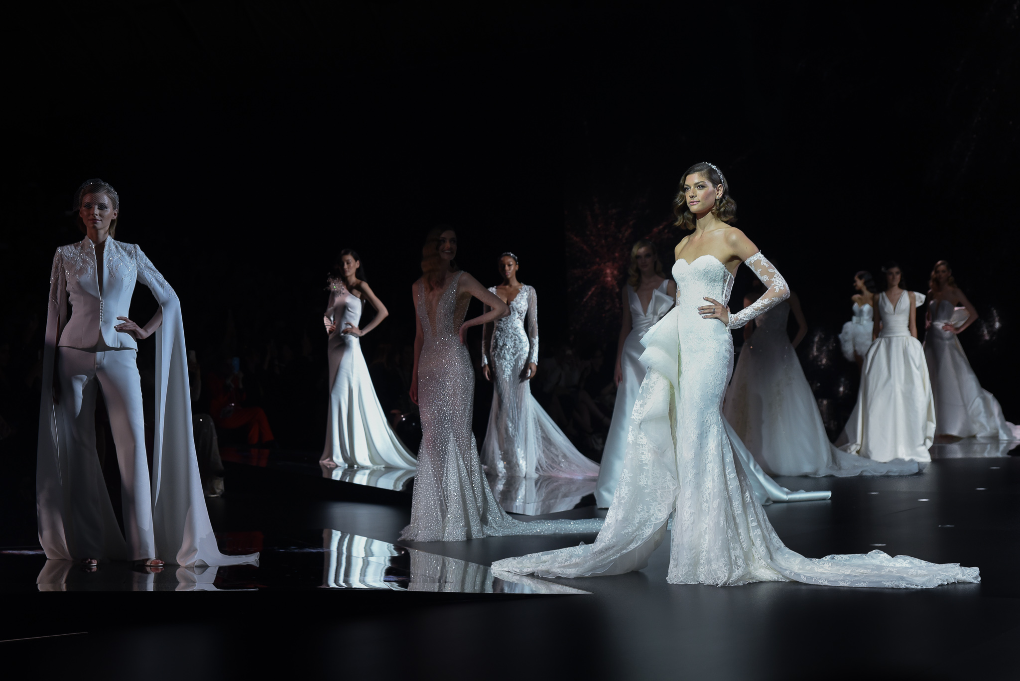desfile pronovias beyond the stars