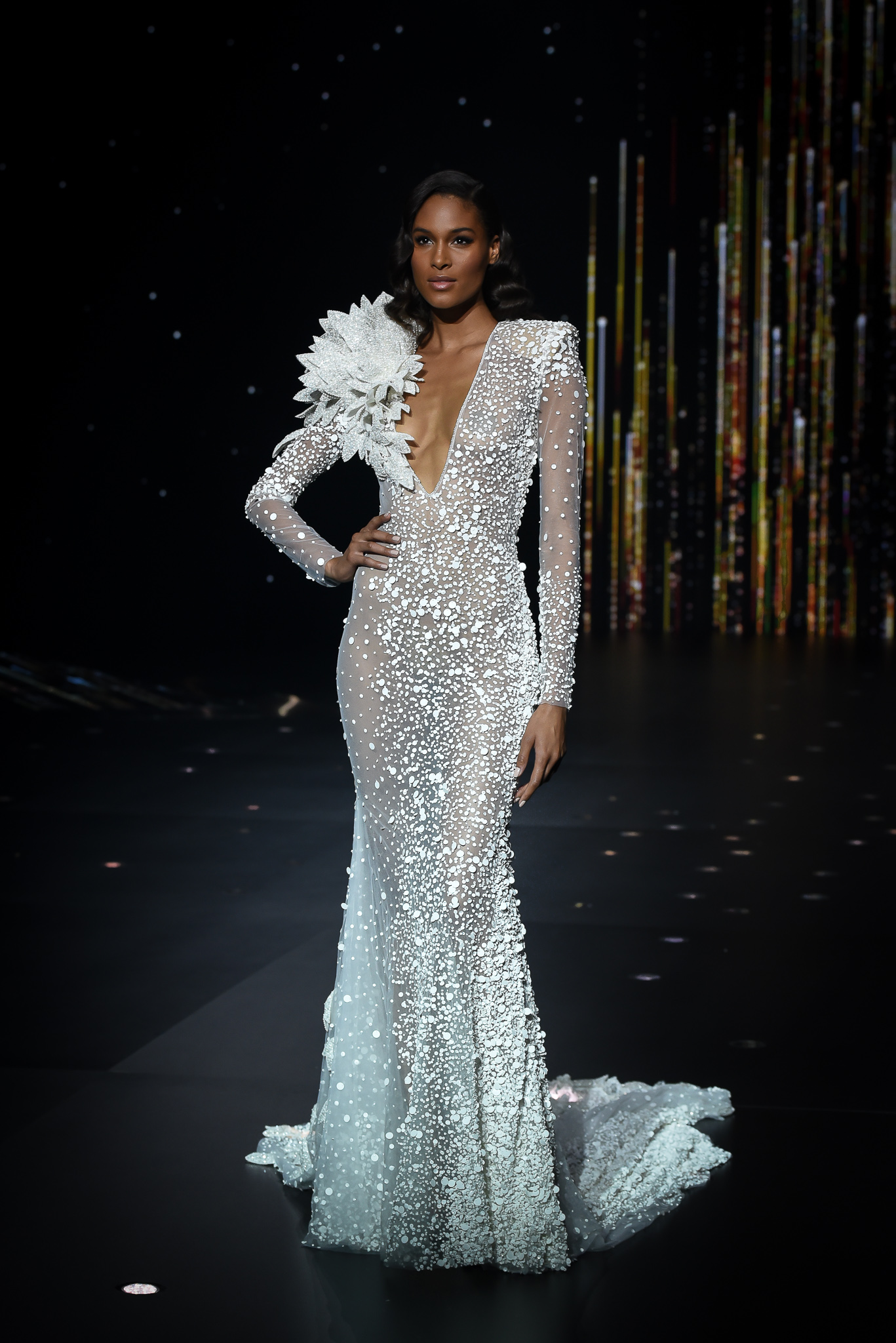 desfile pronovias beyond the stars