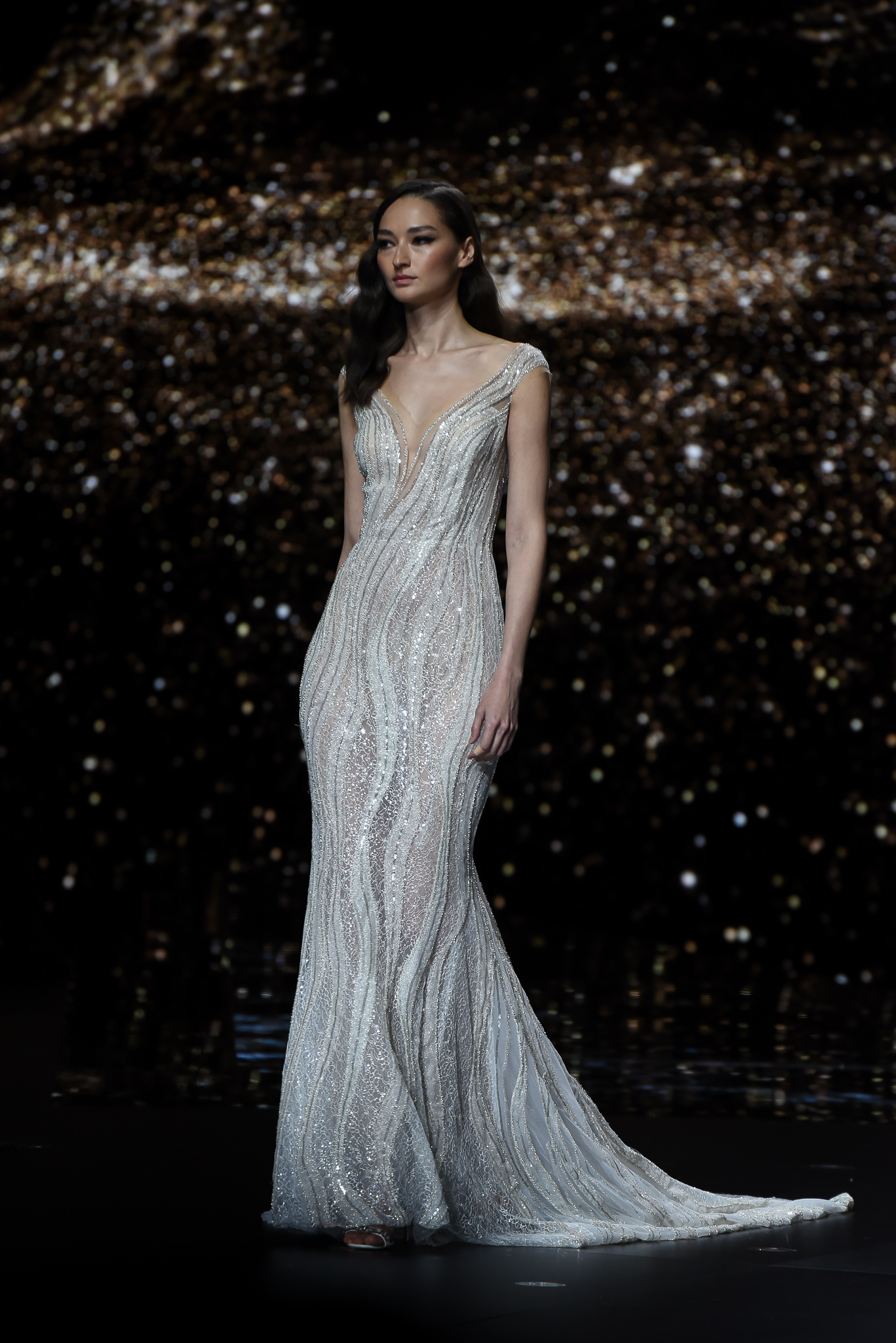 desfile pronovias beyond the stars