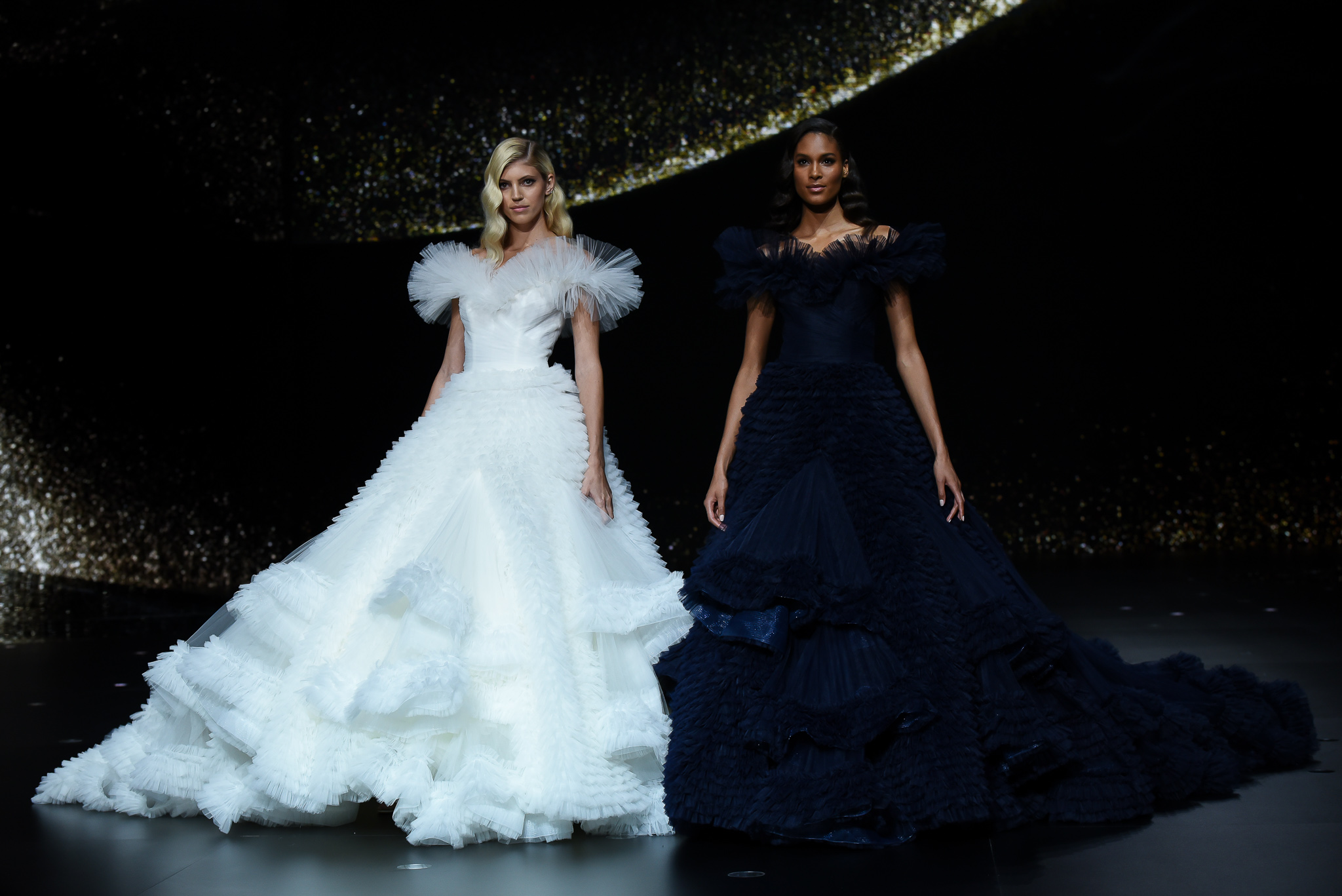 desfile pronovias beyond the stars