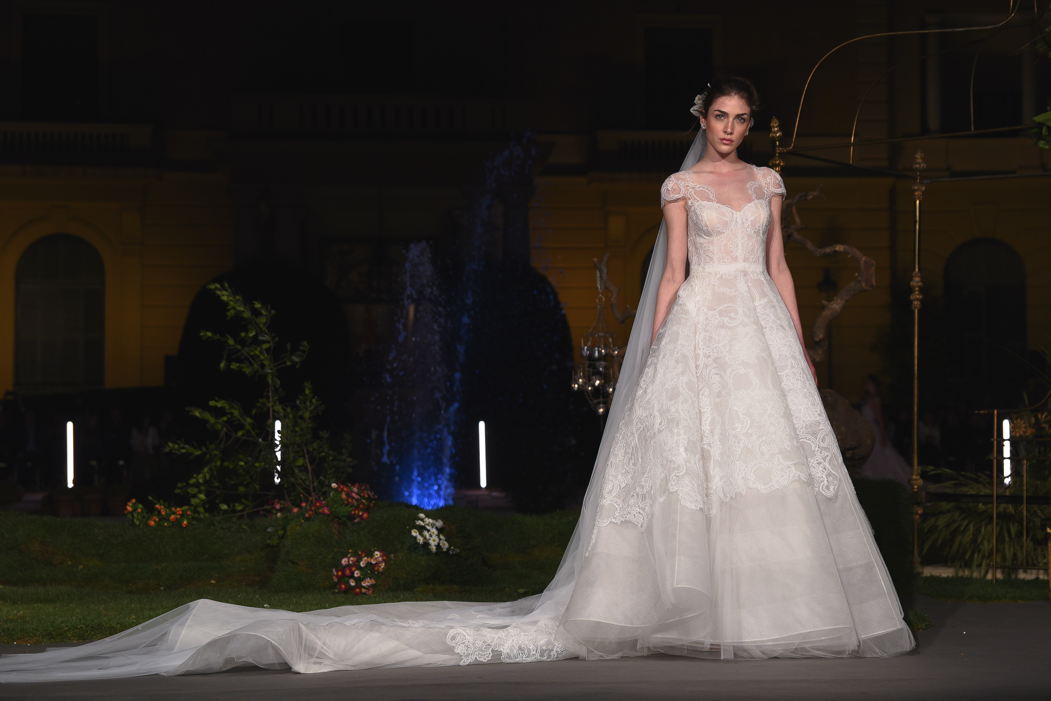 Marchesa VBBFW novia